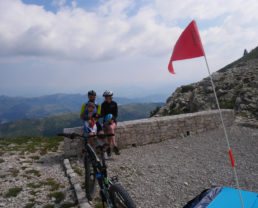 Vélo Dans Le Pays De Forcalquier Montagne De Lure Luberon