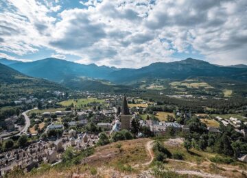 Jausiers un village en Ubaye ©AD04-Teddy Verneuil